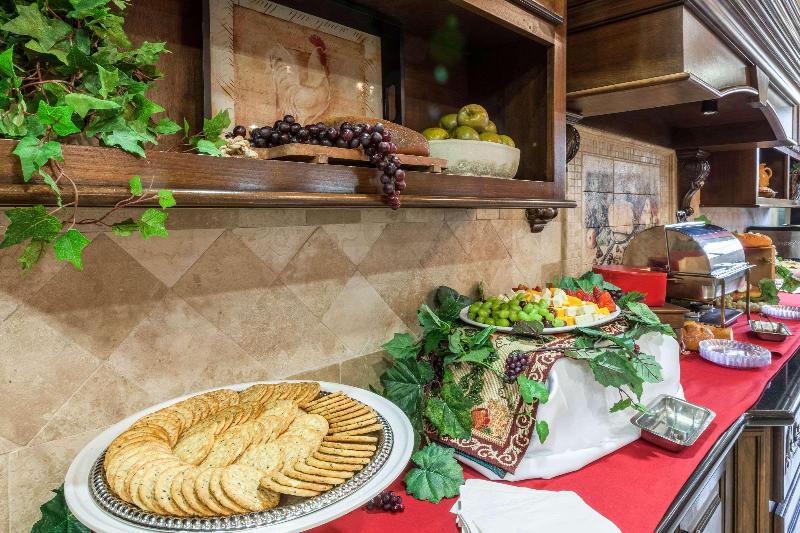 ホテル Comfort Suites Alamo Riverwalk