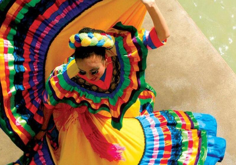 ホテル Comfort Suites Alamo Riverwalk