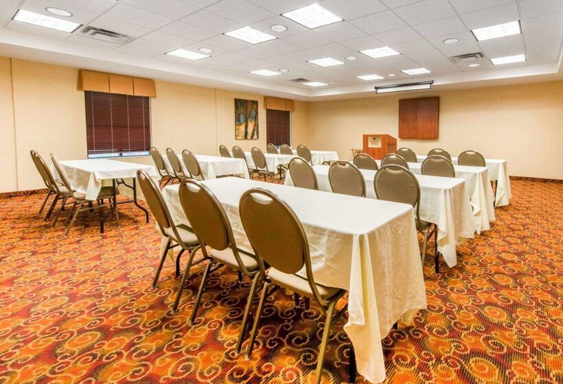 בית מלון כפרי Comfort Suites Altoona