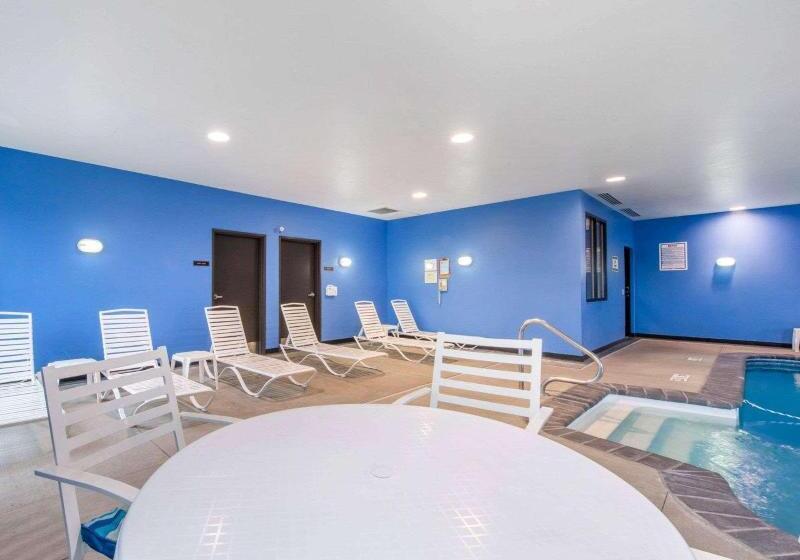 בית מלון כפרי Comfort Suites Altoona