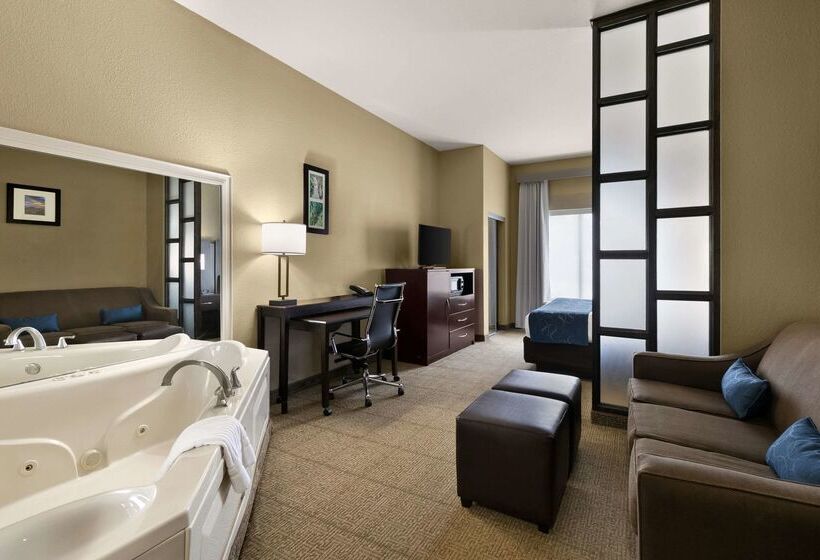 فندق Comfort Suites