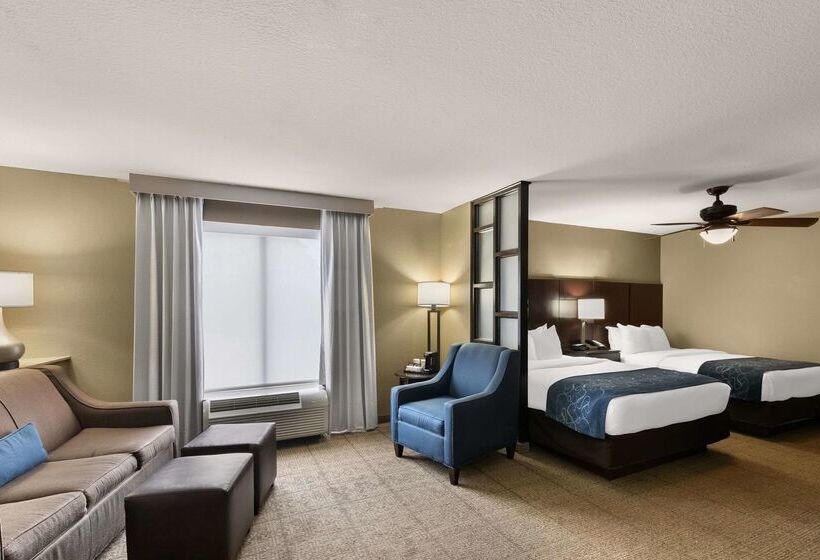 فندق Comfort Suites