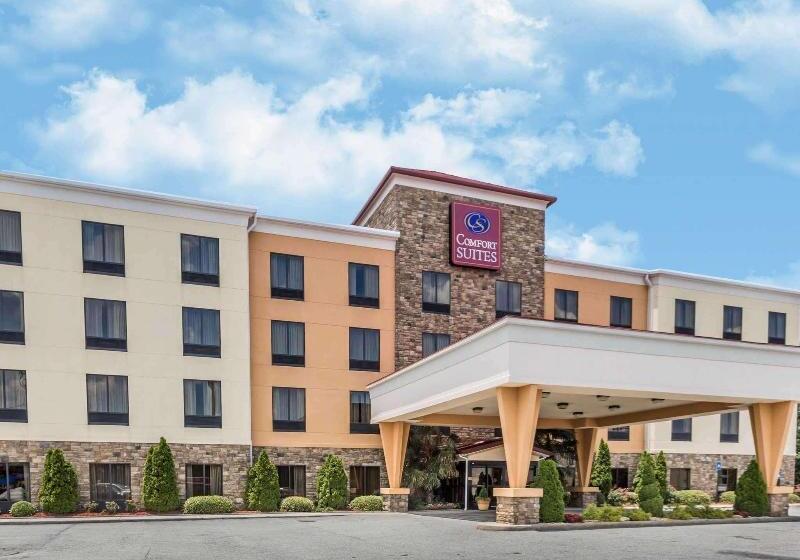 فندق Comfort Suites