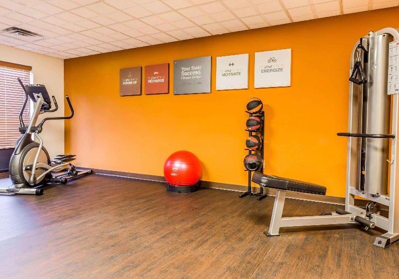 فندق Comfort Suites