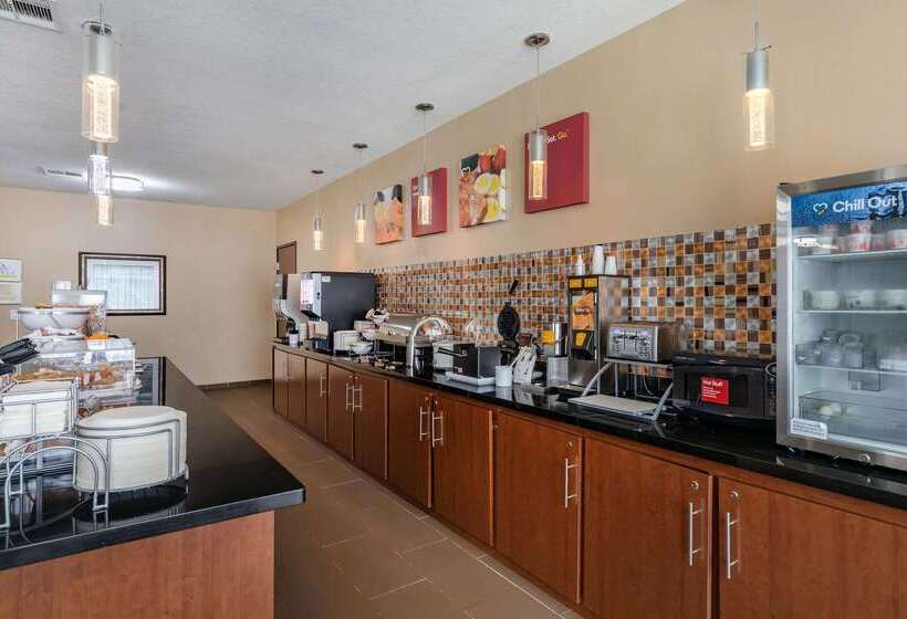 فندق Comfort Suites