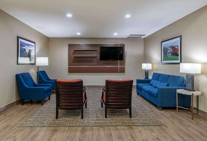 فندق Comfort Suites