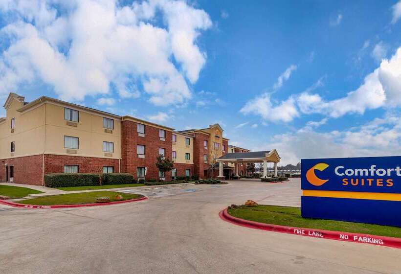 فندق Comfort Suites