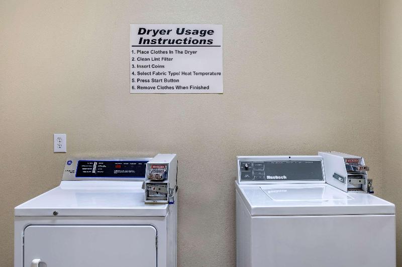 فندق Comfort Suites