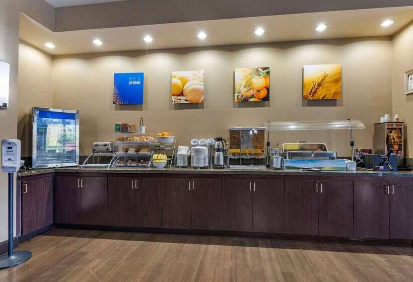 ホテル Comfort Suites Lake Norman  Huntersville