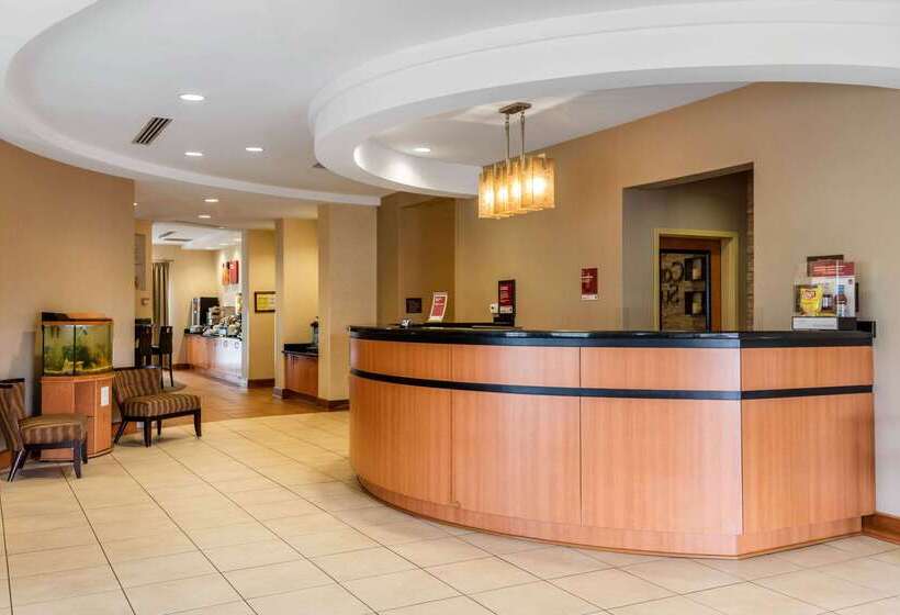 فندق Comfort Suites