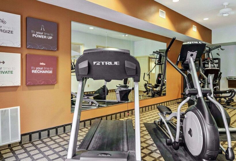 فندق Comfort Suites Near Hot Springs Park