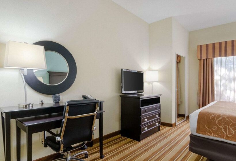 ホテル Comfort Suites Topeka Northwest