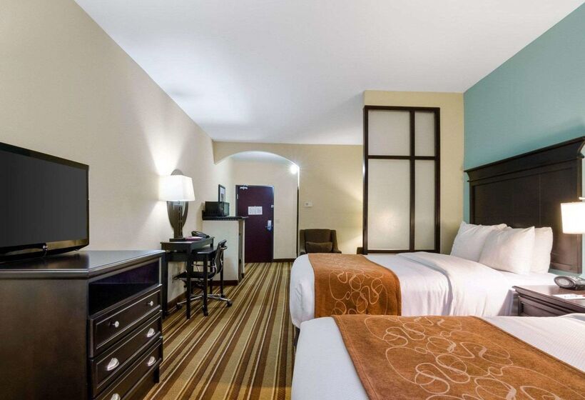 ホテル Comfort Suites Topeka Northwest