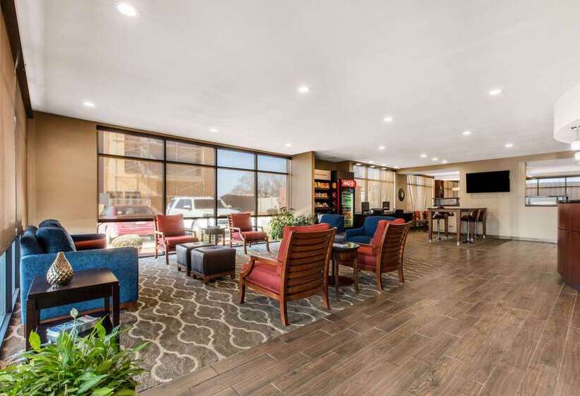 Отель Comfort Suites Tuscaloosa Near University