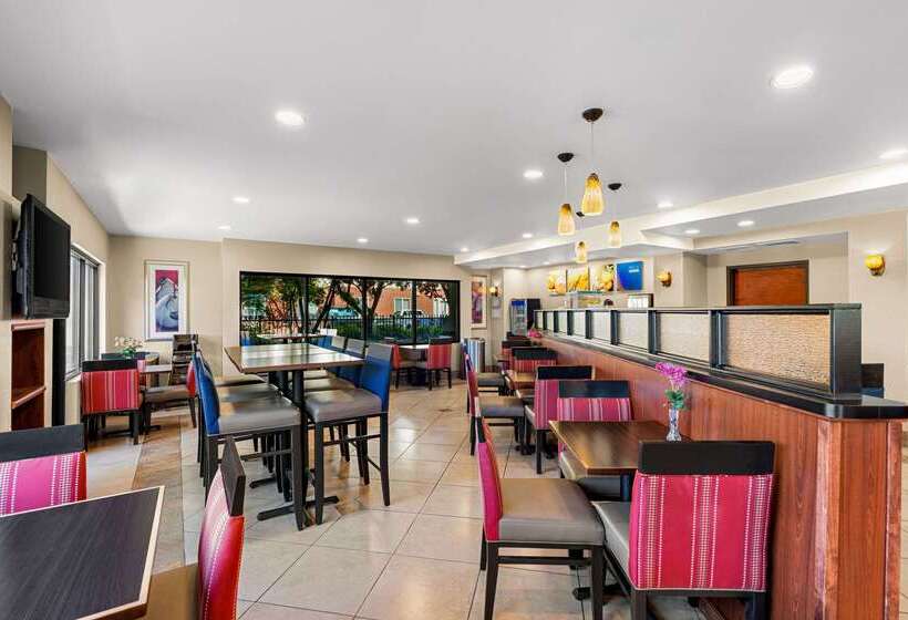 ホテル Comfort Suites Vacaville Napa Valley Area