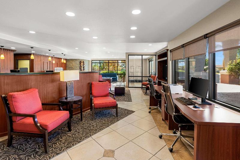 ホテル Comfort Suites Vacaville Napa Valley Area