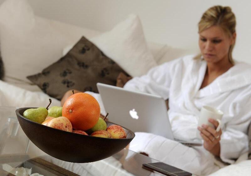 Отель Comfort Zone Apartment  Birmingham