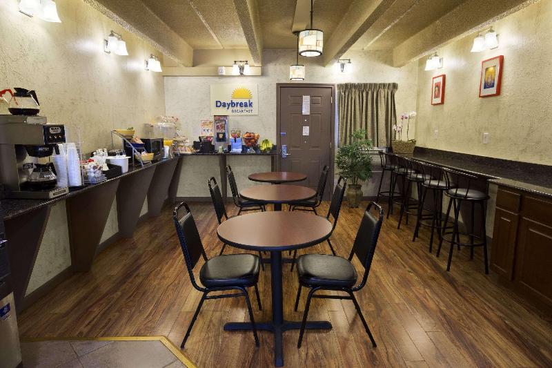 호텔 Days Inn By Wyndham Denver Downtown