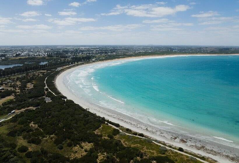 Deep Blue Hotel & Hot Springs