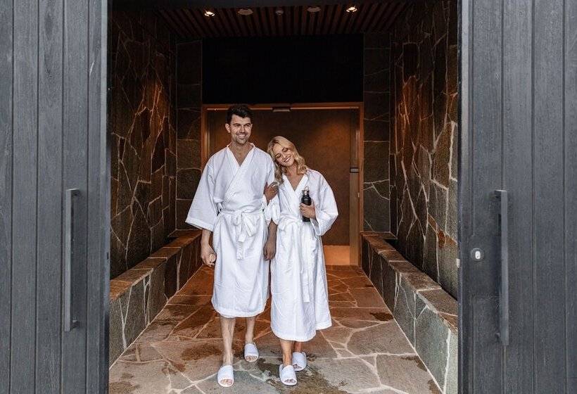 Deep Blue Hotel & Hot Springs