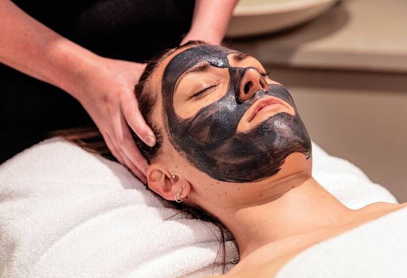 Deep Blue Hotel & Hot Springs