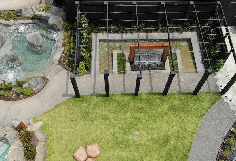 Deep Blue Hotel & Hot Springs