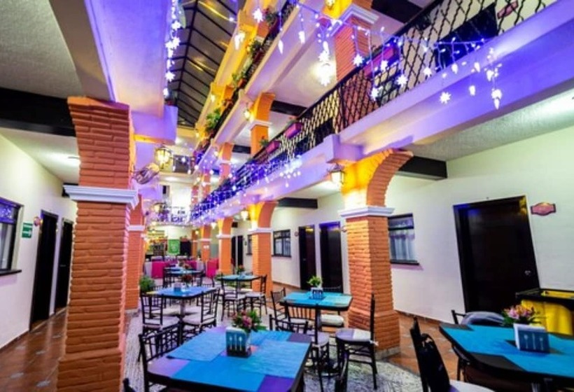 בית מלון כפרי Del Carmen, En El Centro  Desayuno Incluido !