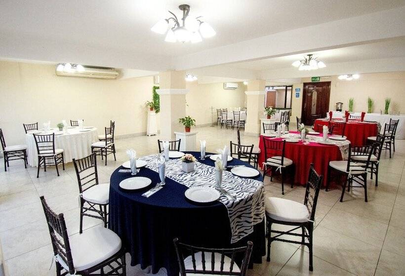 בית מלון כפרי Del Carmen, En El Centro  Desayuno Incluido !