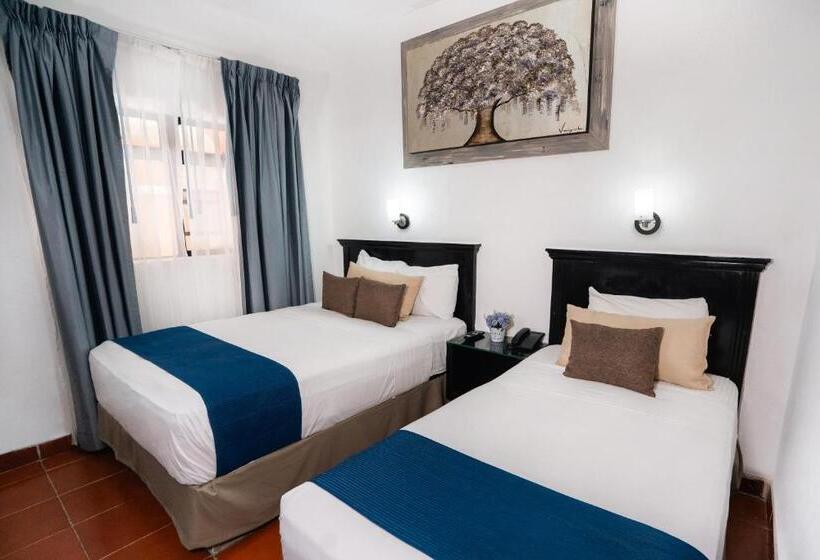 בית מלון כפרי Del Carmen, En El Centro Desayuno Incluido !