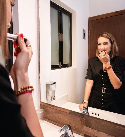 בית מלון כפרי Del Carmen, En El Centro  Desayuno Incluido !