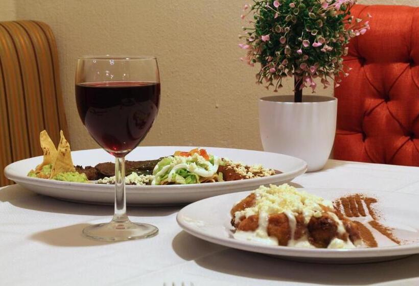 בית מלון כפרי Del Carmen, En El Centro  Desayuno Incluido !