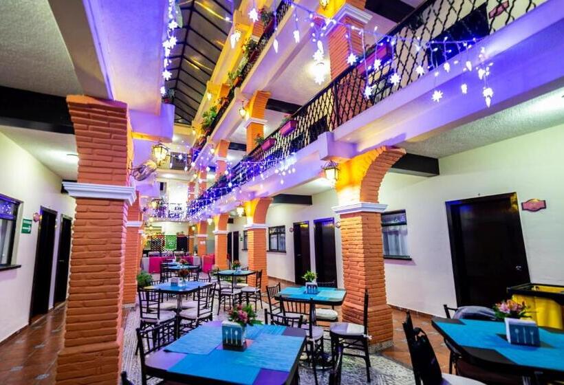 בית מלון כפרי Del Carmen, En El Centro  Desayuno Incluido !