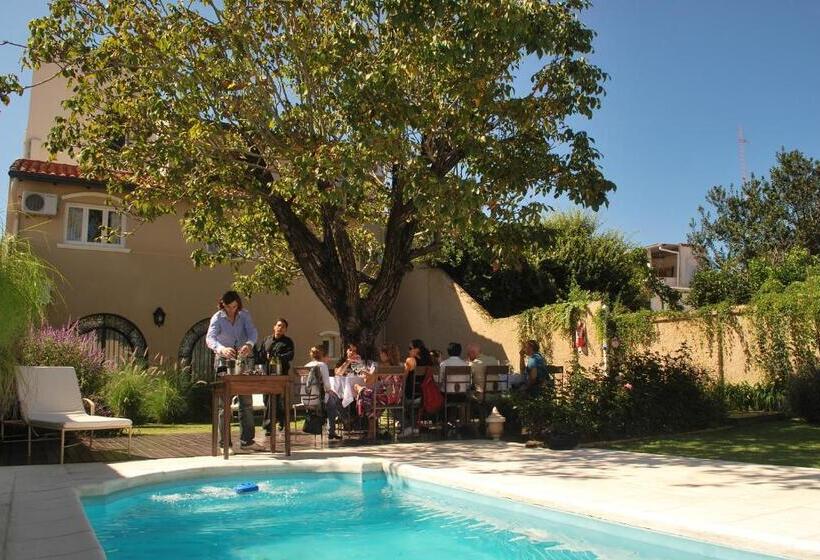 هتل Delvino Boutique