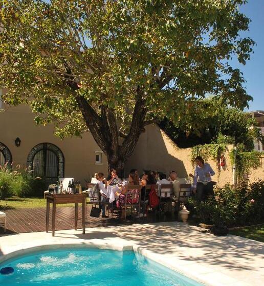 هتل Delvino Boutique