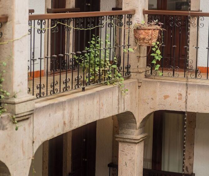 هتل Don Quijote Plaza Guadalajara Centro Historico