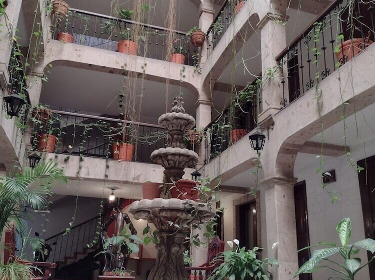 هتل Don Quijote Plaza Guadalajara Centro Historico