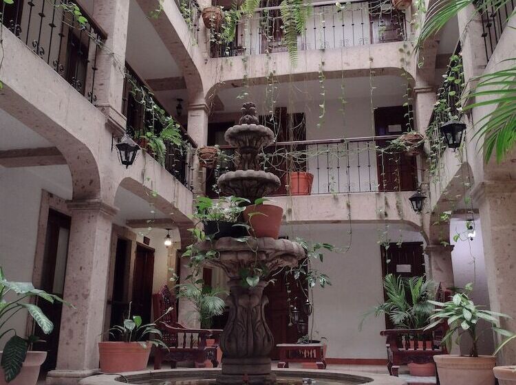 هتل Don Quijote Plaza Guadalajara Centro Historico