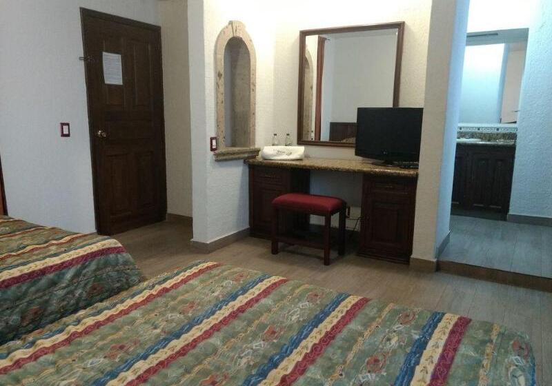 هتل Don Quijote Plaza Guadalajara Centro Historico