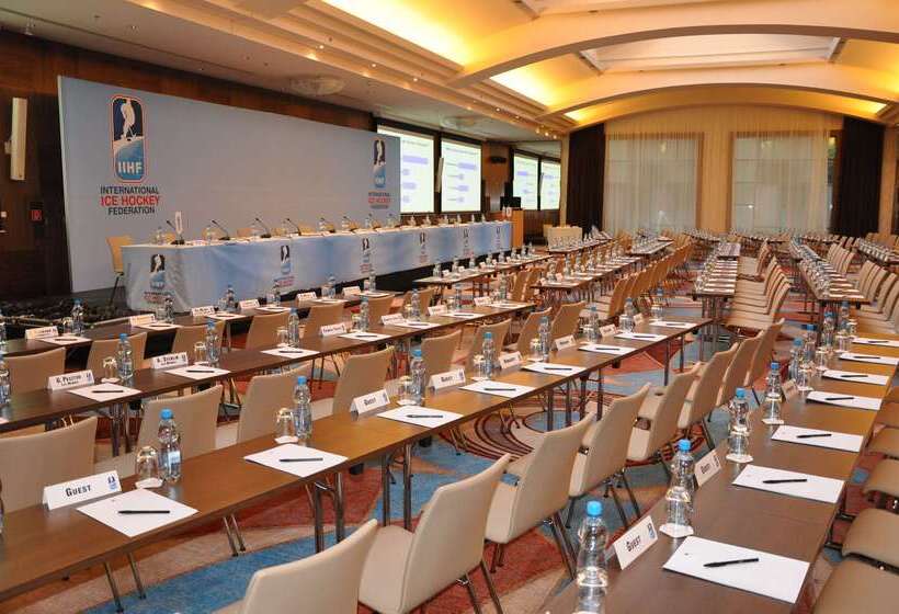 هتل Doubletree By Hilton Bratislava