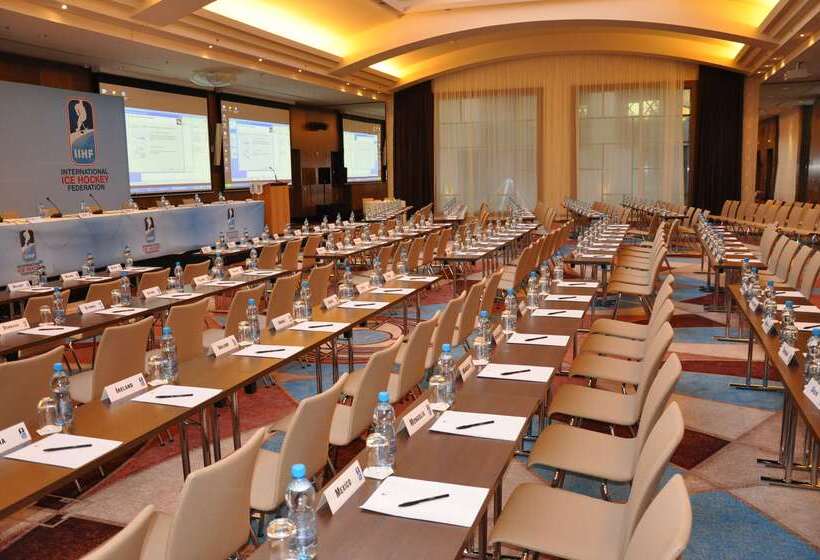 هتل Doubletree By Hilton Bratislava