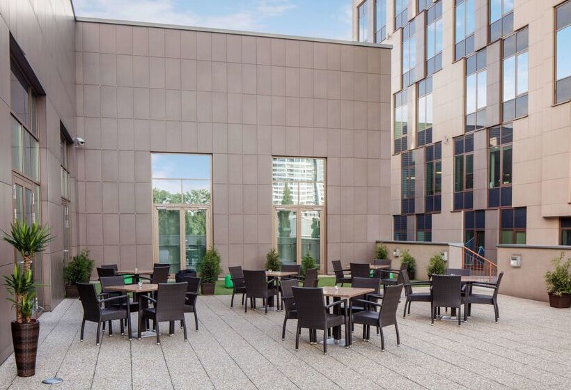 هتل Doubletree By Hilton Bratislava