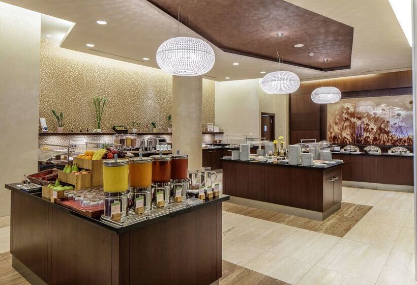 هتل Doubletree By Hilton Bratislava