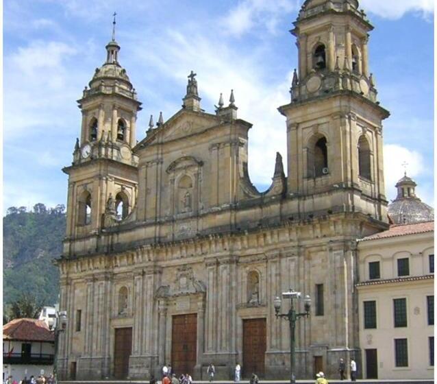 فندق El Duque Internacional, Bogotá