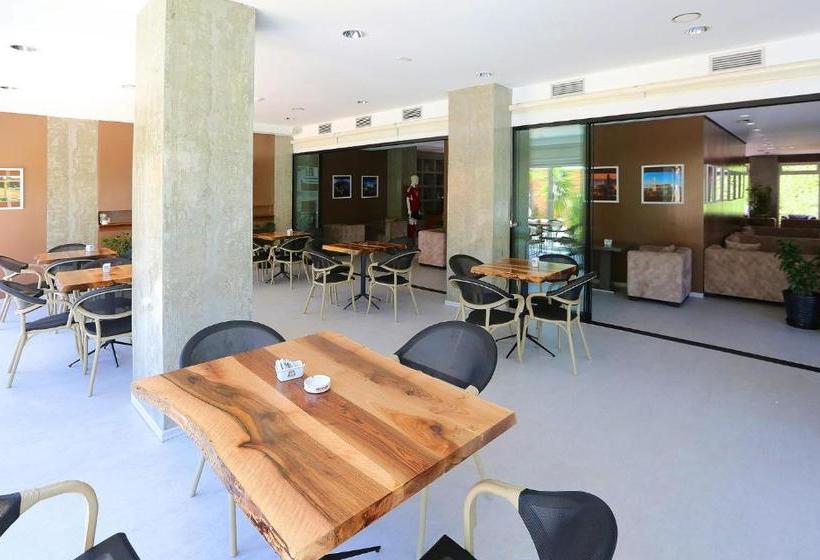 בית מלון כפרי Dyrrah