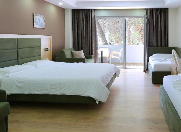 בית מלון כפרי Dyrrah