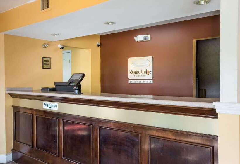בית מלון כפרי Econo Lodge Inn & Suites I 65