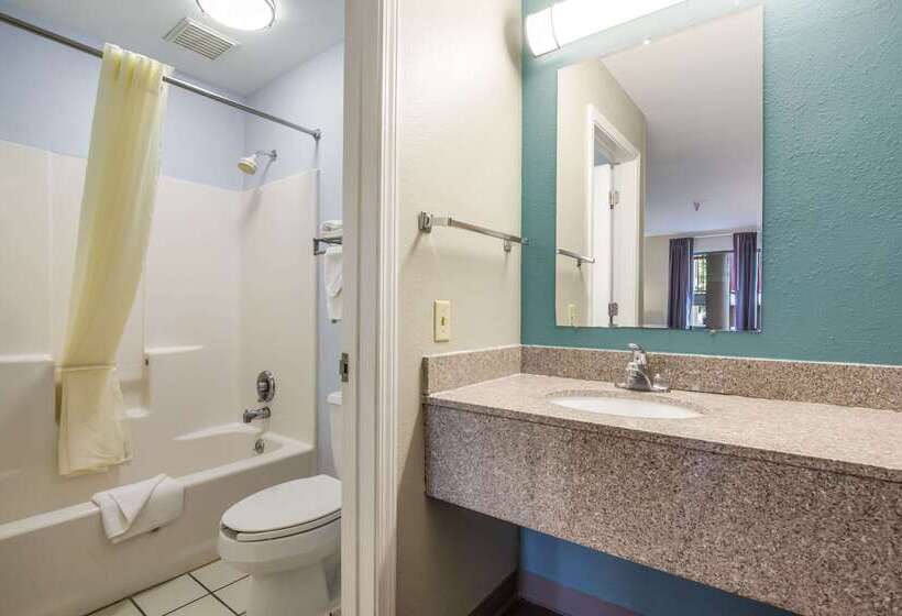 בית מלון כפרי Econo Lodge Inn & Suites I 65