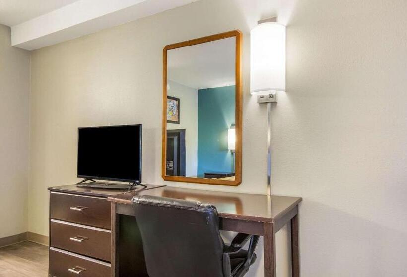 فندق Econo Lodge Inn & Suites I 65