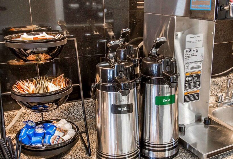 فندق Econo Lodge