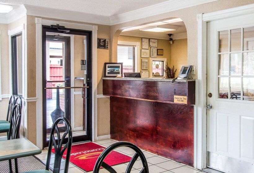 فندق Econo Lodge